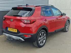 Kia Stonic (2019) thumbnail 7
