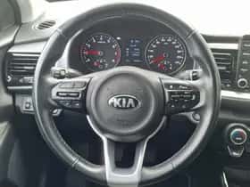 Kia Stonic (2019) thumbnail 73
