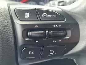 Kia Stonic (2019) thumbnail 75
