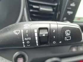 Kia Stonic (2019) thumbnail 77