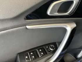 Kia XCeed (2024) thumbnail 5