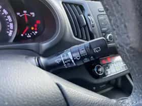 Kia Sportage (2011) thumbnail 23