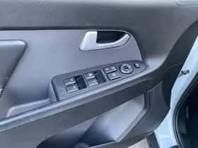Kia Sportage (2011) thumbnail 56