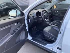Kia Sportage (2011) thumbnail 57