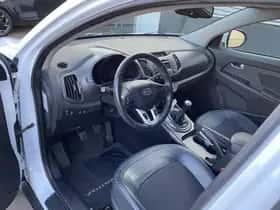 Kia Sportage (2011) thumbnail 59