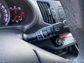 Kia Sportage (2011) thumbnail 64