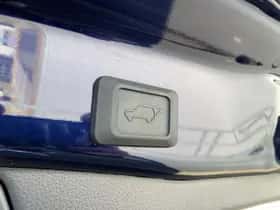 Toyota RAV4 (2025) thumbnail 9