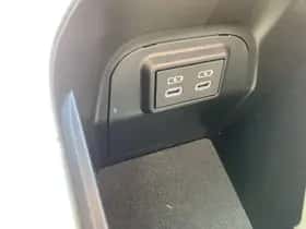 Toyota RAV4 (2025) thumbnail 97