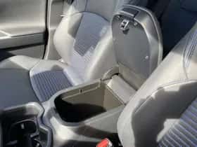 Toyota RAV4 (2025) thumbnail 44