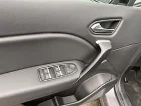 Renault Captur (2021) thumbnail 83