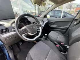 Kia Picanto (2016) thumbnail 8
