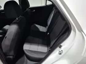 Kia Stonic (2019) thumbnail 11