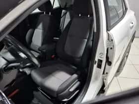 Kia Stonic (2019) thumbnail 12