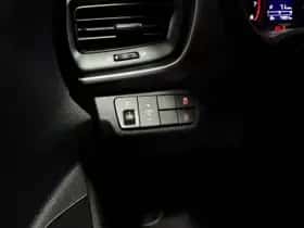 Kia Stonic (2019) thumbnail 15