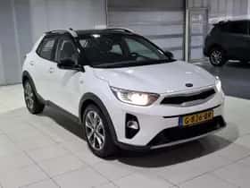 Kia Stonic (2019) thumbnail 3