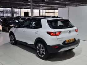 Kia Stonic (2019) thumbnail 30
