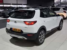 Kia Stonic (2019) thumbnail 31