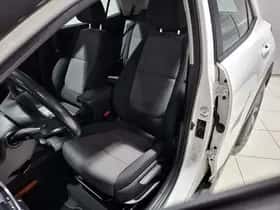 Kia Stonic (2019) thumbnail 36
