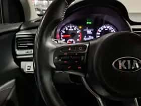 Kia Stonic (2019) thumbnail 38
