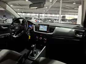 Kia Stonic (2019) thumbnail 10