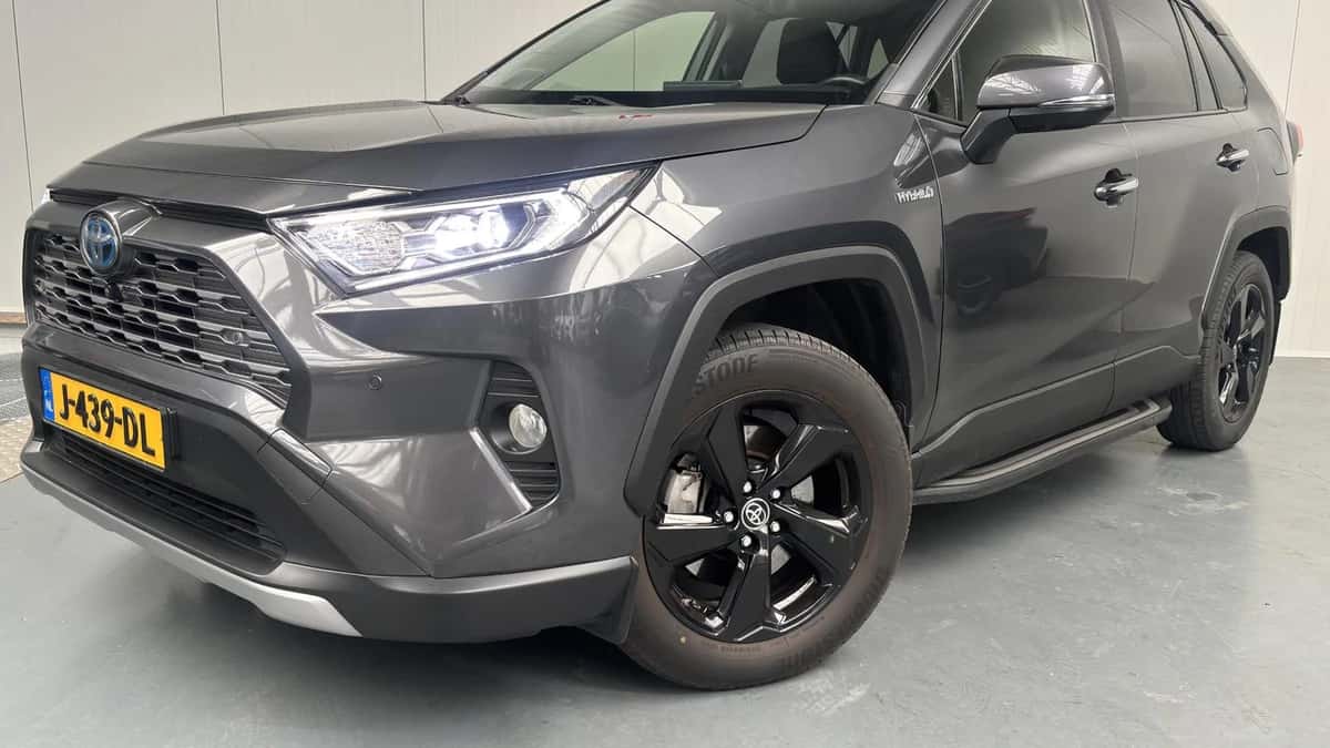 Toyota RAV4 (2019) — foto 1