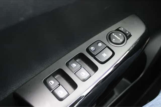 Kia Picanto (2022) thumbnail 25