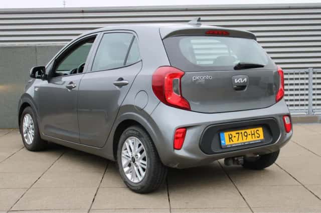 Kia Picanto (2022) thumbnail 5