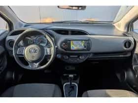 Toyota Yaris (2017) thumbnail 13