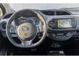 Toyota Yaris (2017) thumbnail 14