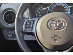 Toyota Yaris (2017) thumbnail 16