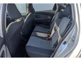 Toyota Yaris (2017) thumbnail 5