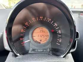 Toyota Aygo (2017) thumbnail 37