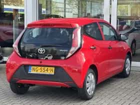 Toyota Aygo (2017) thumbnail 8