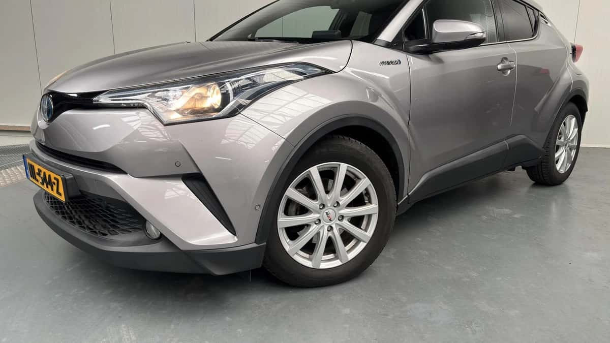 Toyota C-HR (2017) — foto 1