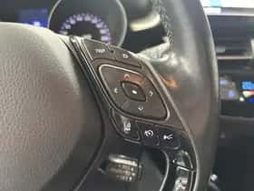Toyota C-HR (2017) thumbnail 38