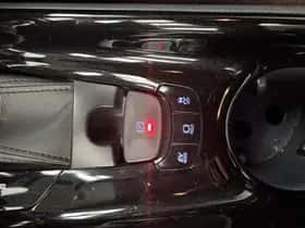Toyota C-HR (2017) thumbnail 49