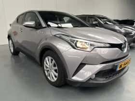 Toyota C-HR (2017) thumbnail 53