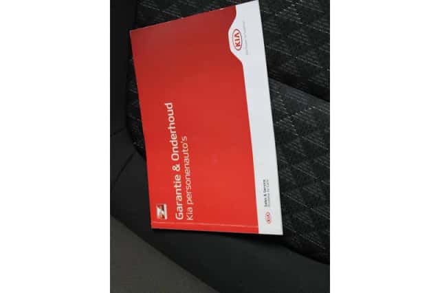 Kia Rio (2018) thumbnail 12