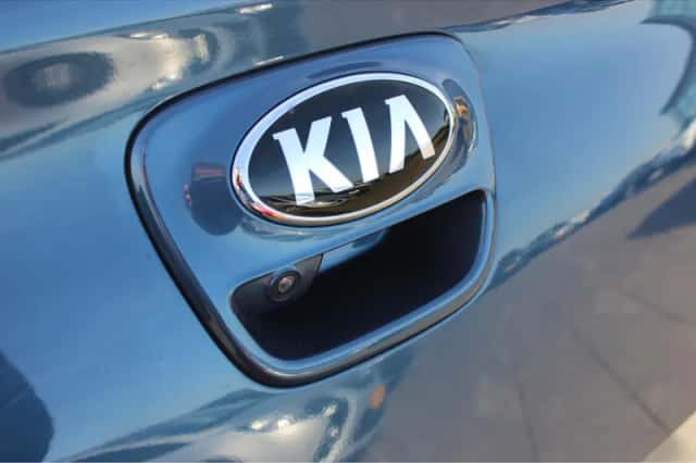 Kia Rio (2018) thumbnail 17
