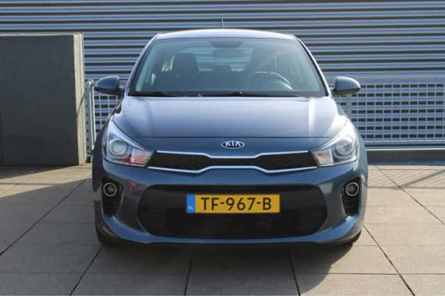 Kia Rio (2018) thumbnail 3