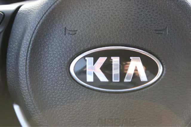 Kia Rio (2018) thumbnail 24