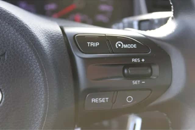 Kia Rio (2018) thumbnail 25