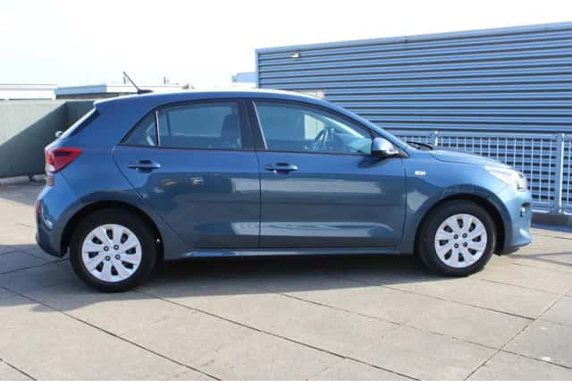 Kia Rio (2018) thumbnail 8