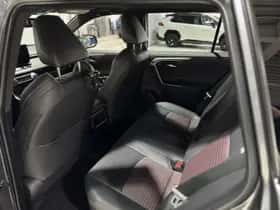 Toyota RAV4 (2025) thumbnail 18
