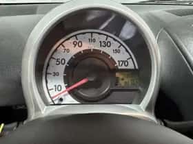 Toyota Aygo (2012) thumbnail 11