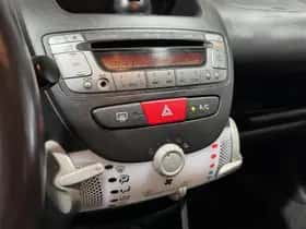 Toyota Aygo (2012) thumbnail 14