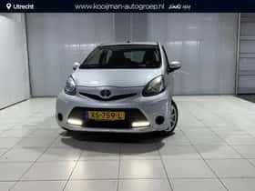 Toyota Aygo (2012) thumbnail 15