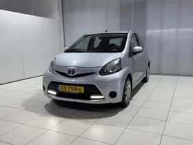 Toyota Aygo (2012) thumbnail 16