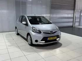 Toyota Aygo (2012) thumbnail 17