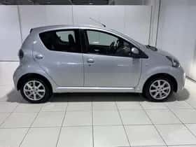 Toyota Aygo (2012) thumbnail 21